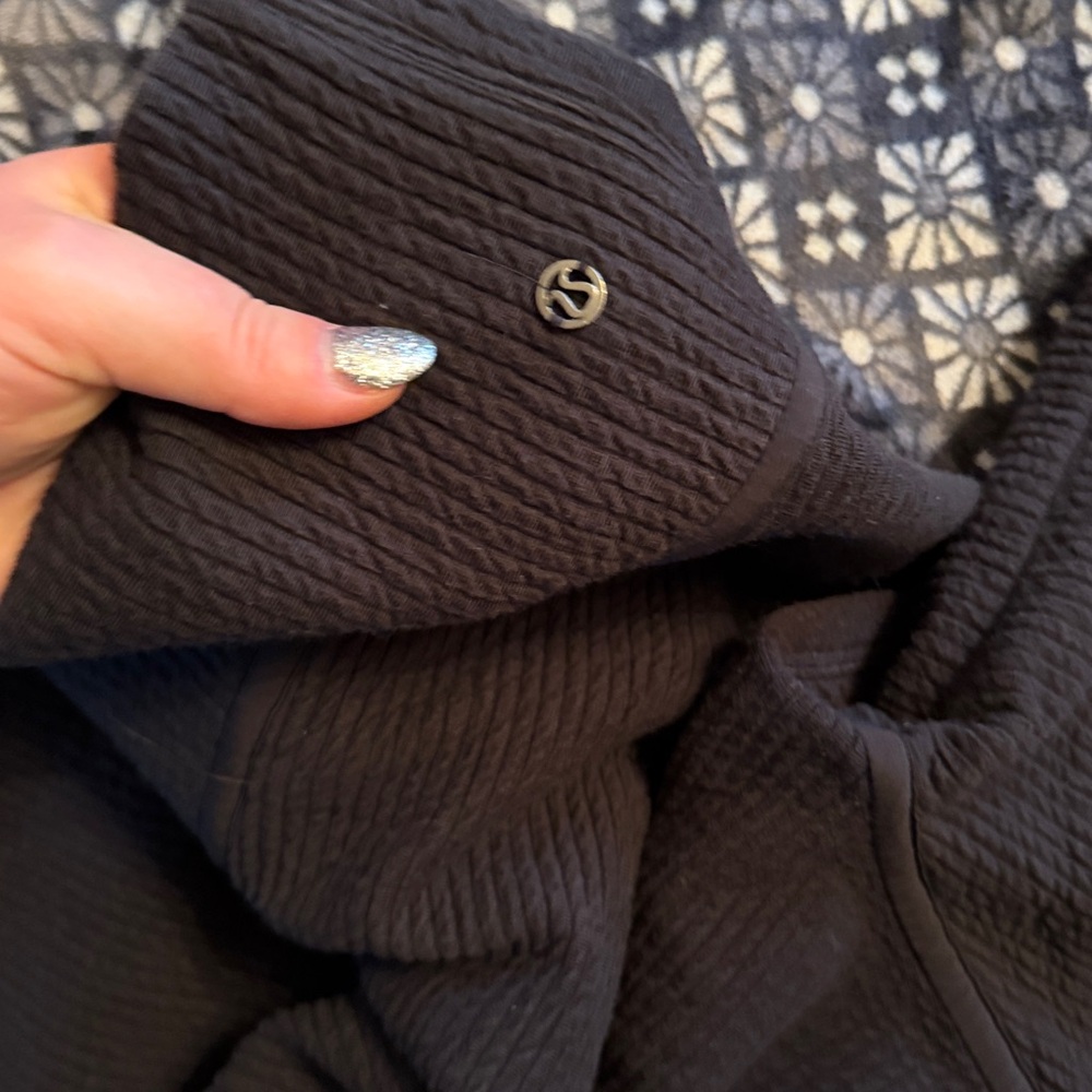 Lululemon On Repeat MockNeck - Picture 8 of 9